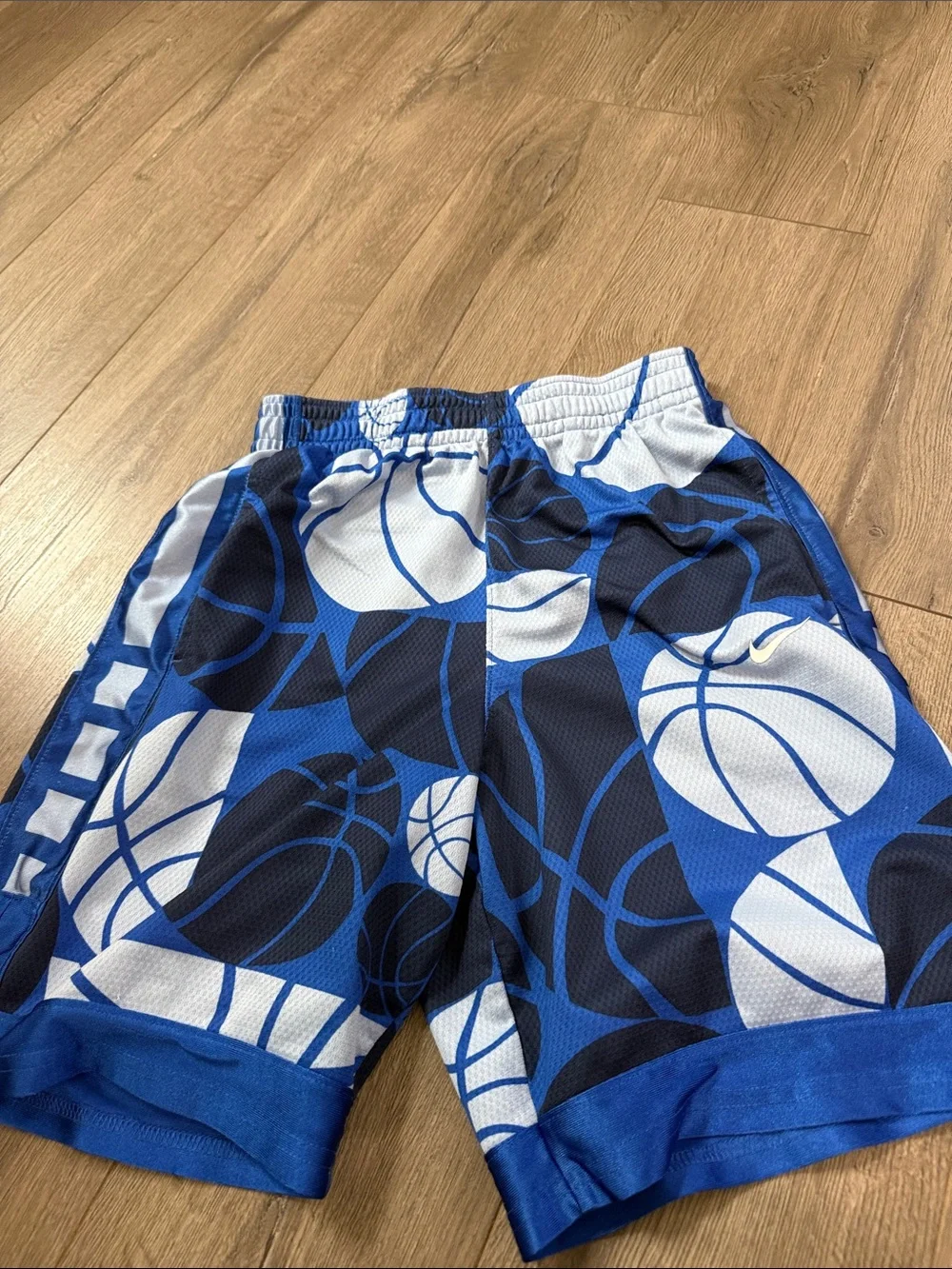 Boys Nike basketball blue shorts L